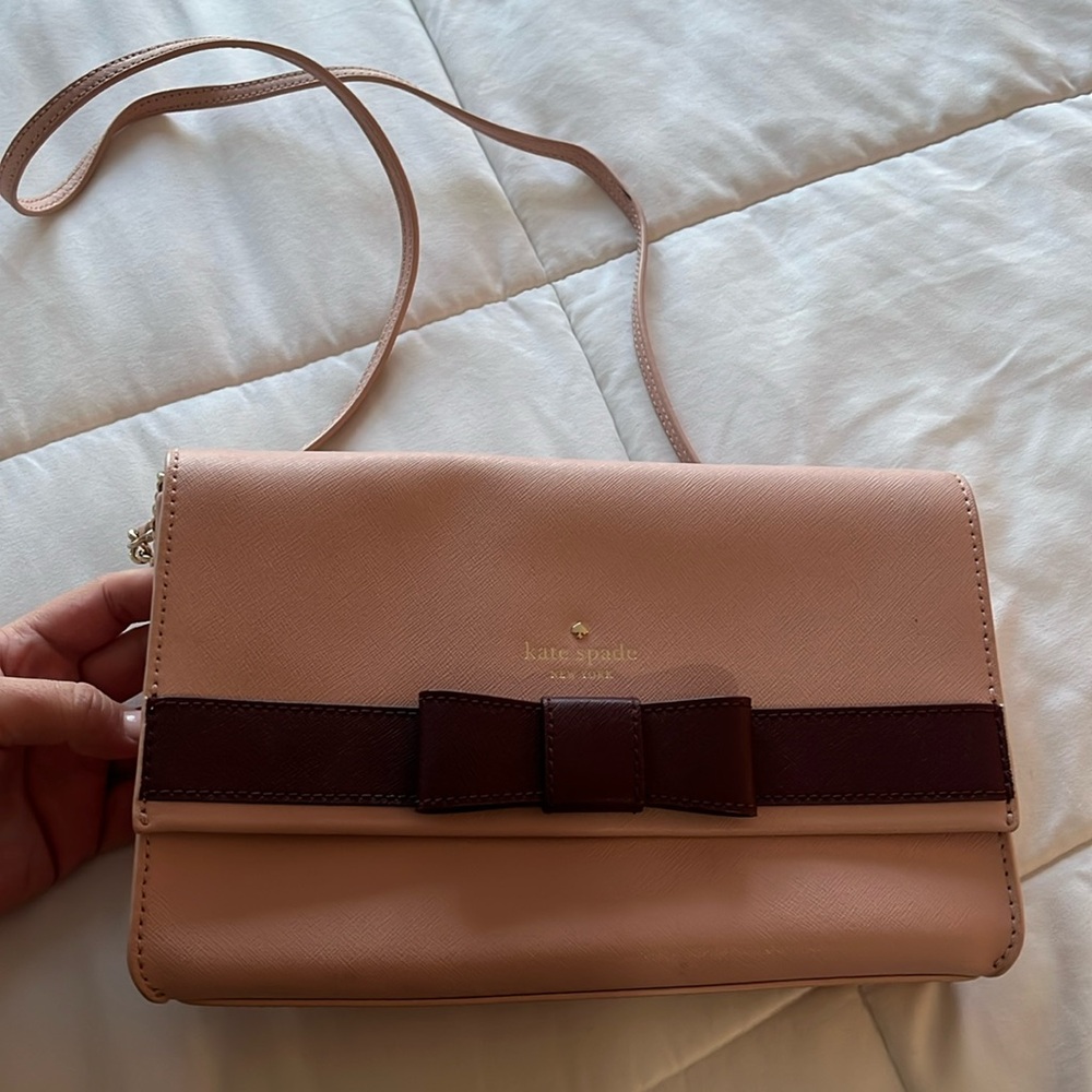 Almost new Kate Spade purse. Only wore once . Very feminine.